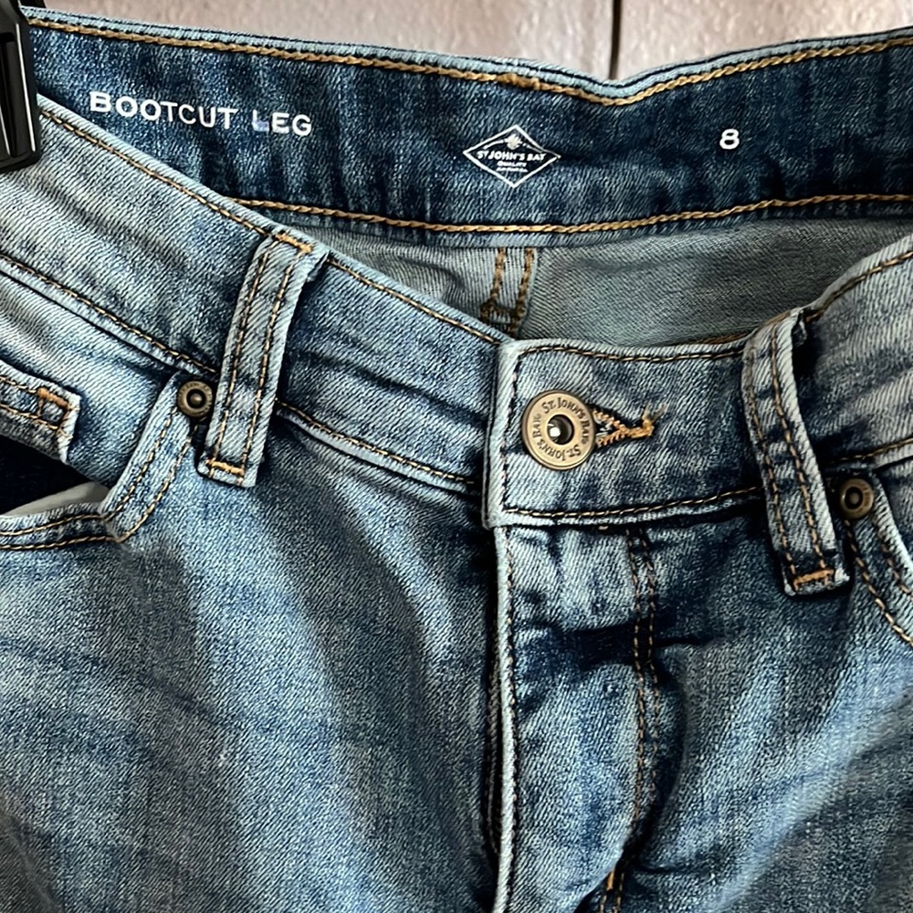 Size 8 Women’s ST Johns Bay bootcut jeans